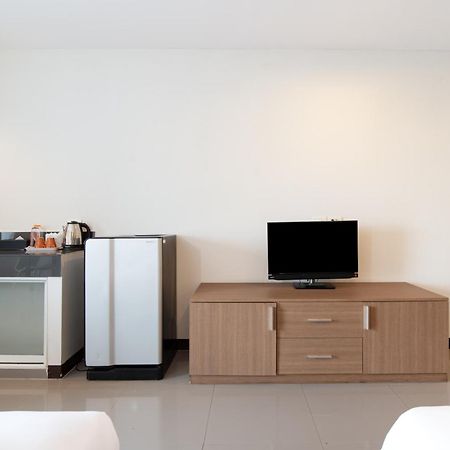 Leenova Place Bangkok Exterior photo