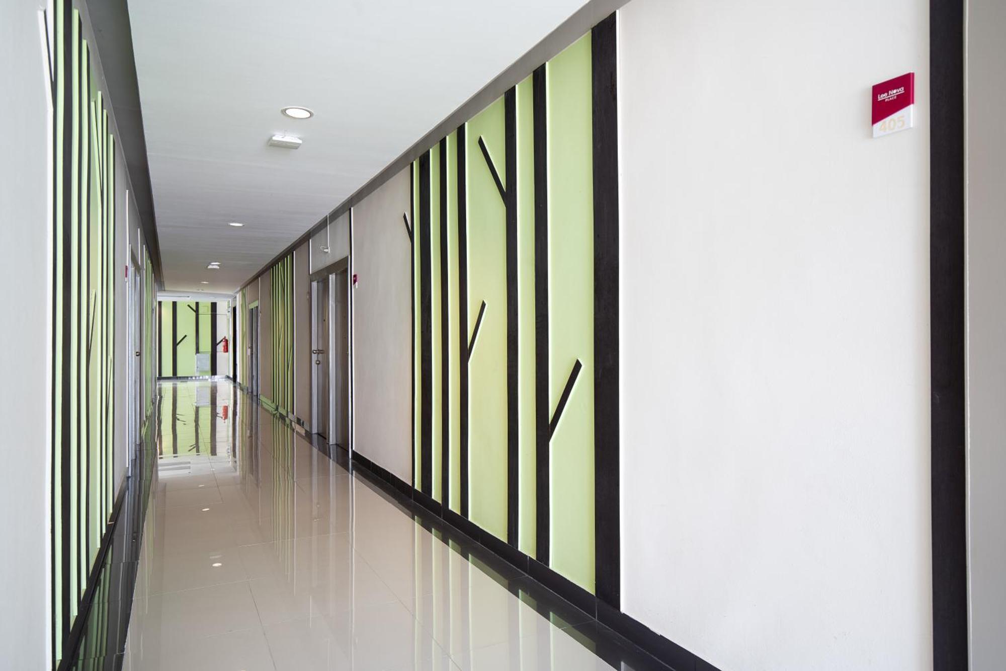 Leenova Place Bangkok Exterior photo